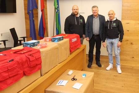 Prvi posredovalci Cerknica 10 Foto Ljubo Vukelič
